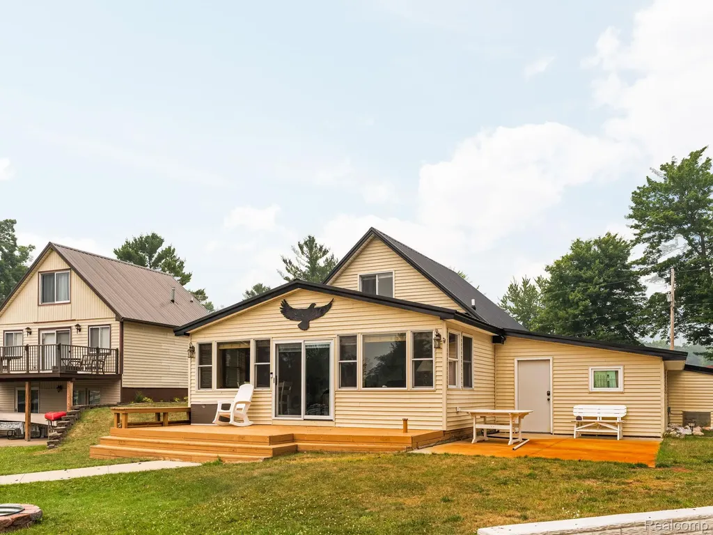 6559 Circle Drive Hamilton Township MI 48625