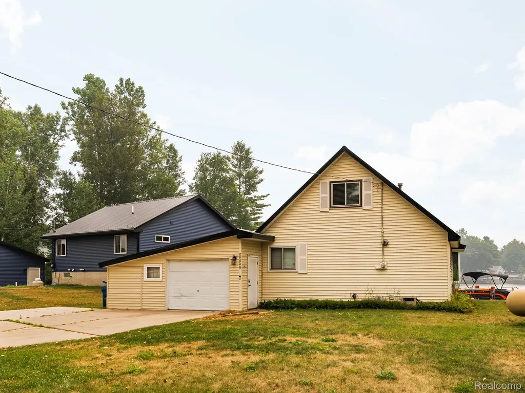 6559 Circle Drive Hamilton Township MI 48625