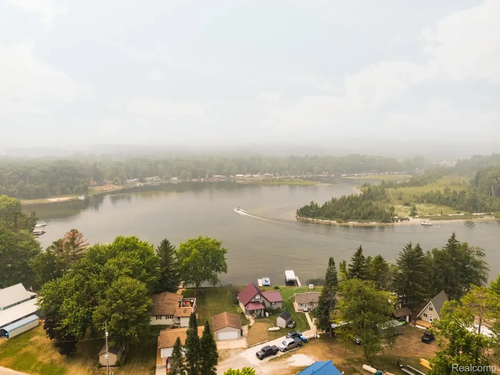 6559 Circle Drive Hamilton Township MI 48625