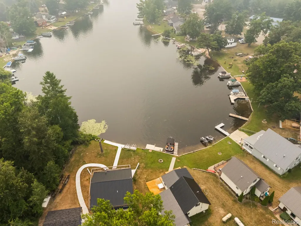 6559 Circle Drive Hamilton Township MI 48625