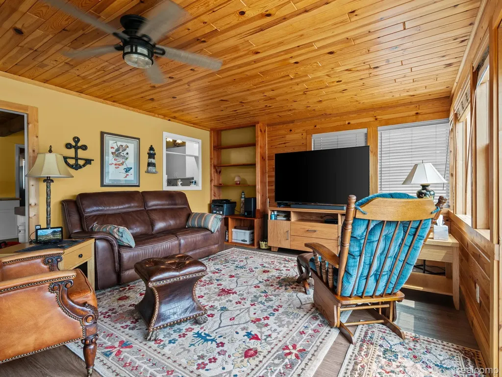 6559 Circle Drive Hamilton Township MI 48625