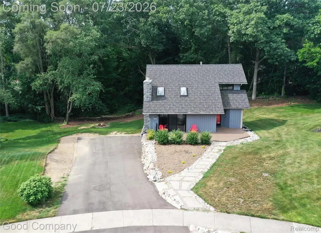 2783 Angelus Circle Waterford Charter Township MI 48329