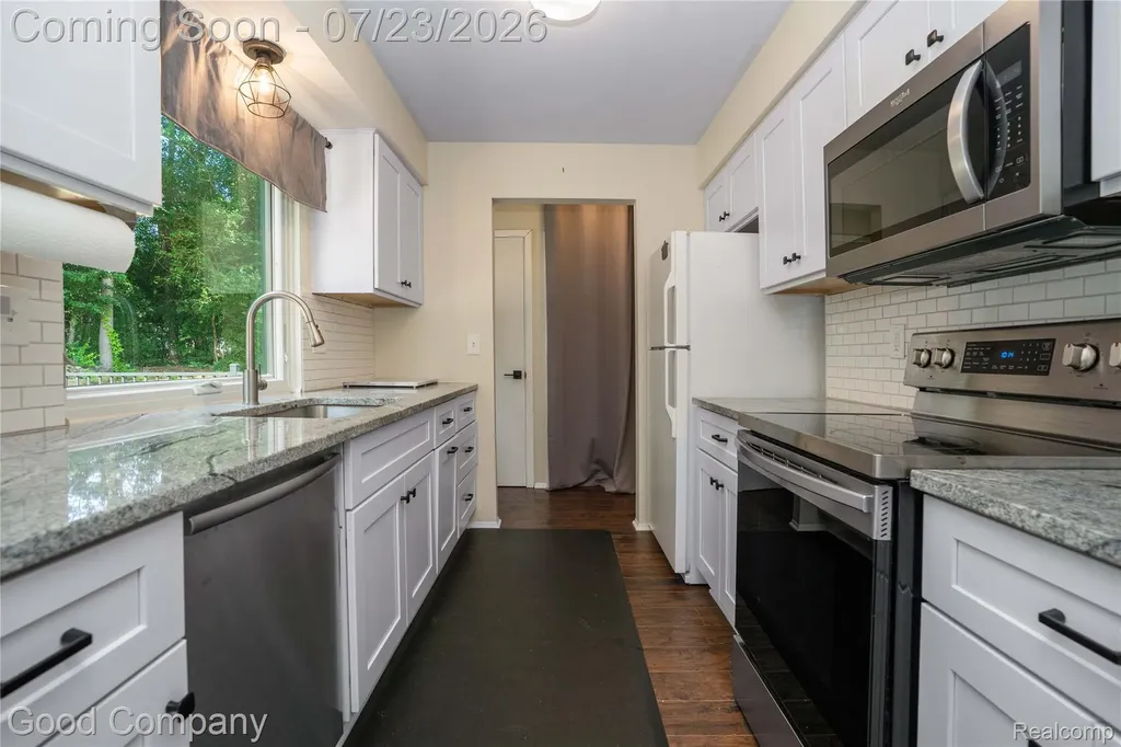 2783 Angelus Circle Waterford Charter Township MI 48329