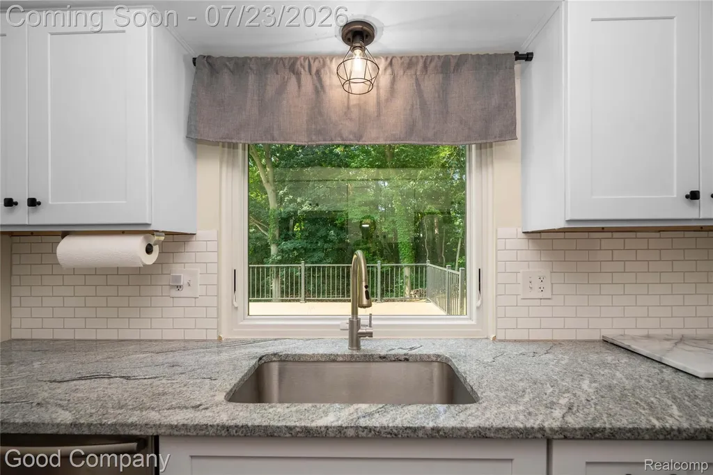 2783 Angelus Circle Waterford Charter Township MI 48329