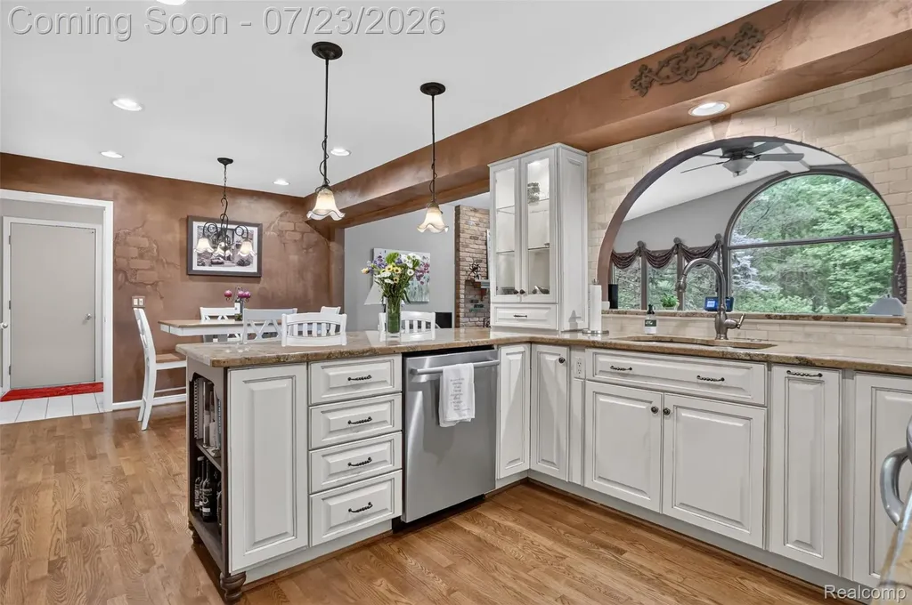 4187 Penrose Drive Troy City MI 48098