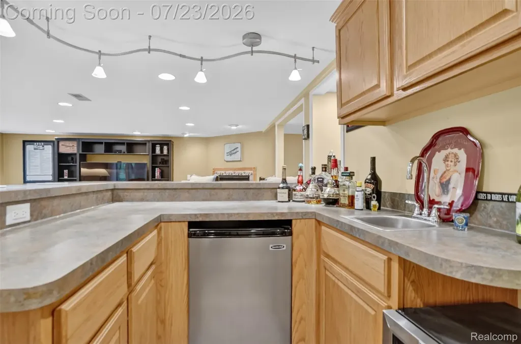 4187 Penrose Drive Troy City MI 48098