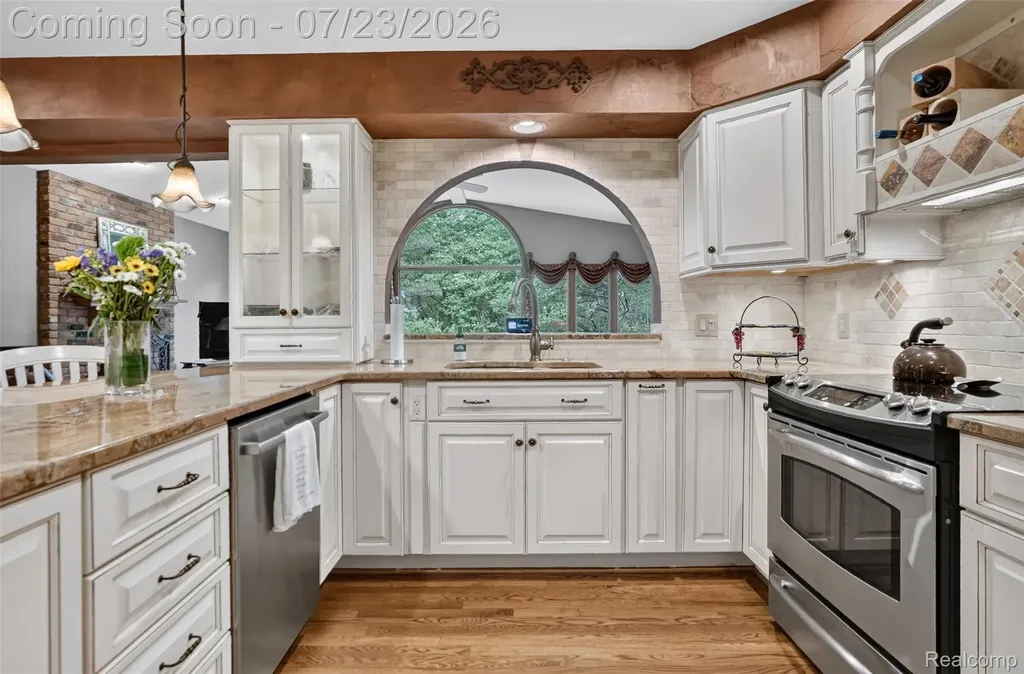 4187 Penrose Drive Troy City MI 48098