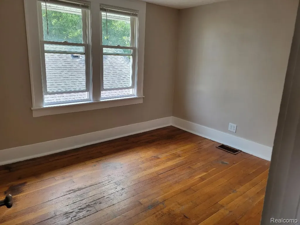 914 Middle Street Lansing City MI 48915