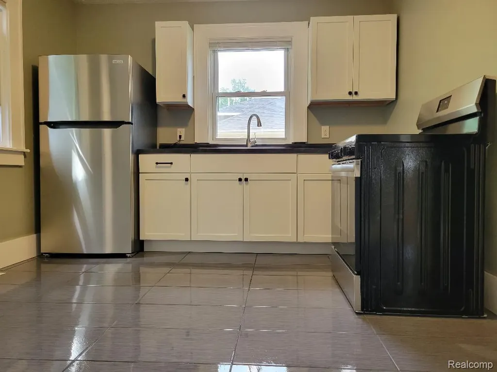 914 Middle Street Lansing City MI 48915