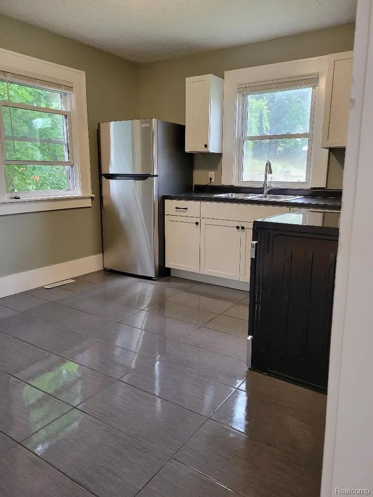914 Middle Street Lansing City MI 48915