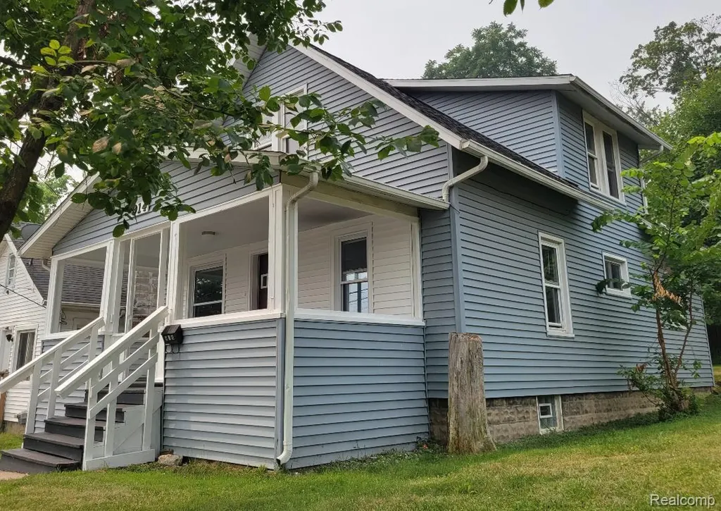 914 Middle Street Lansing City MI 48915