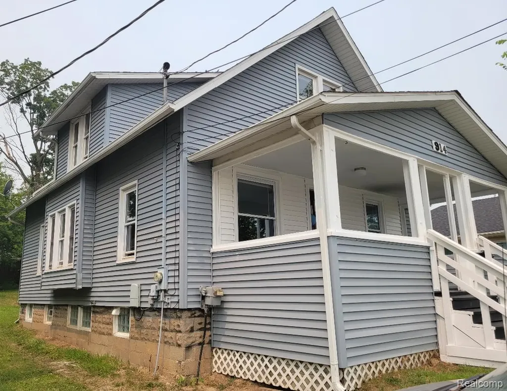 914 Middle Street Lansing City MI 48915