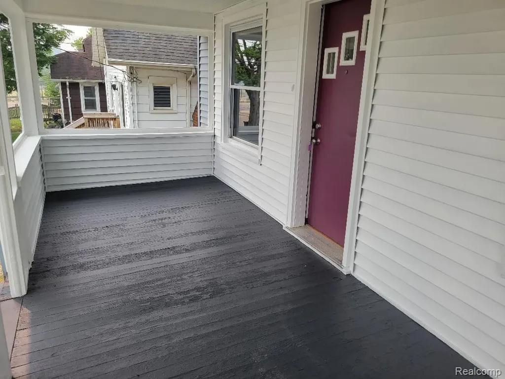 914 Middle Street Lansing City MI 48915