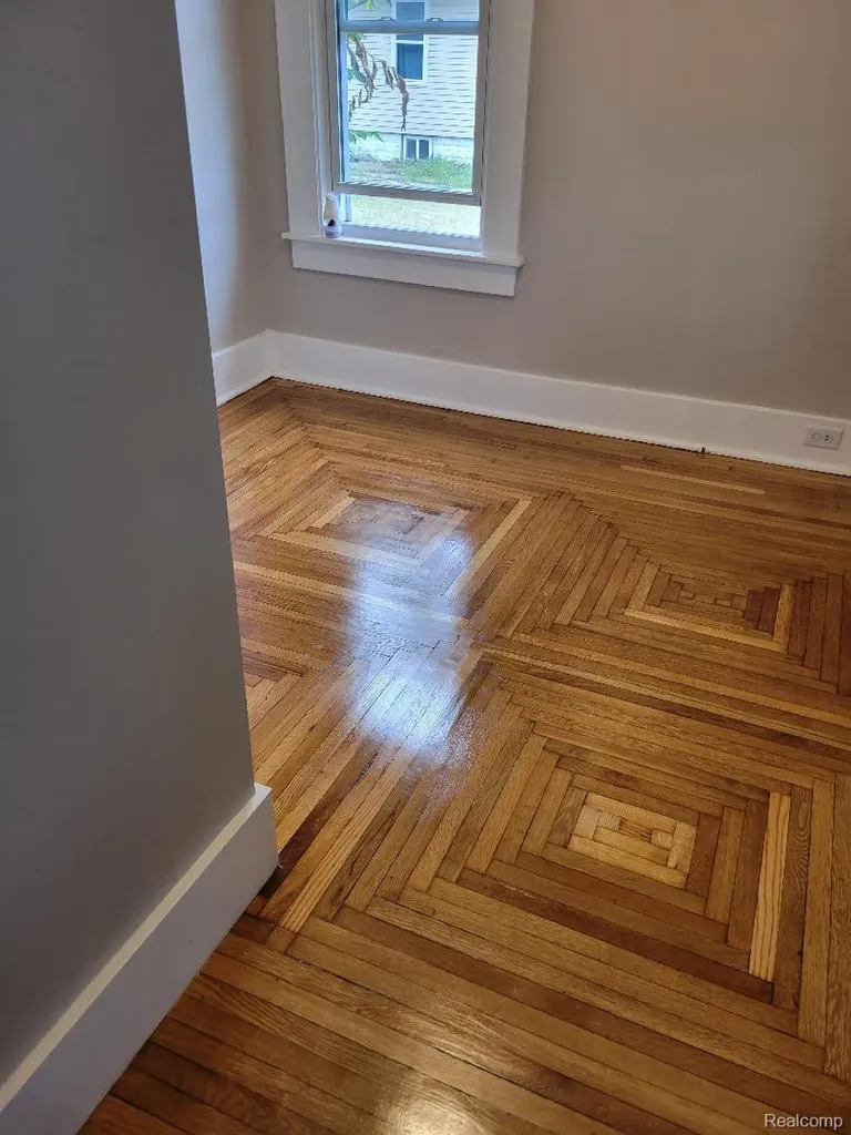 914 Middle Street Lansing City MI 48915