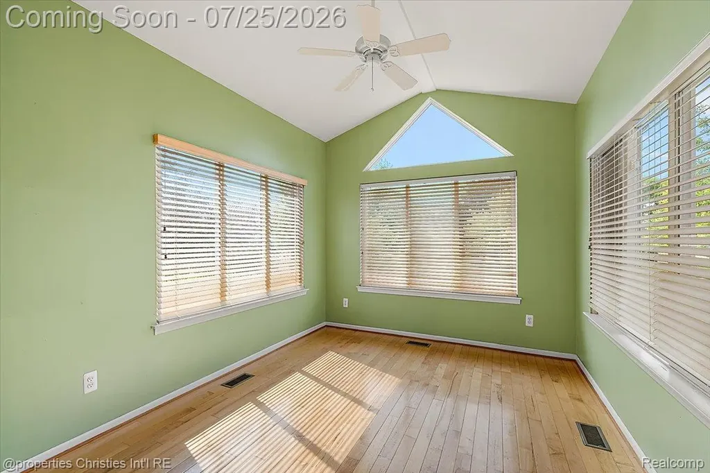 903 Westlake Avenue Oxford Charter Township MI 48371