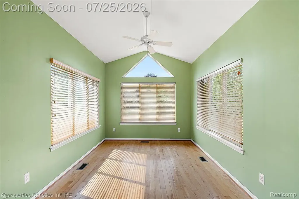903 Westlake Avenue Oxford Charter Township MI 48371