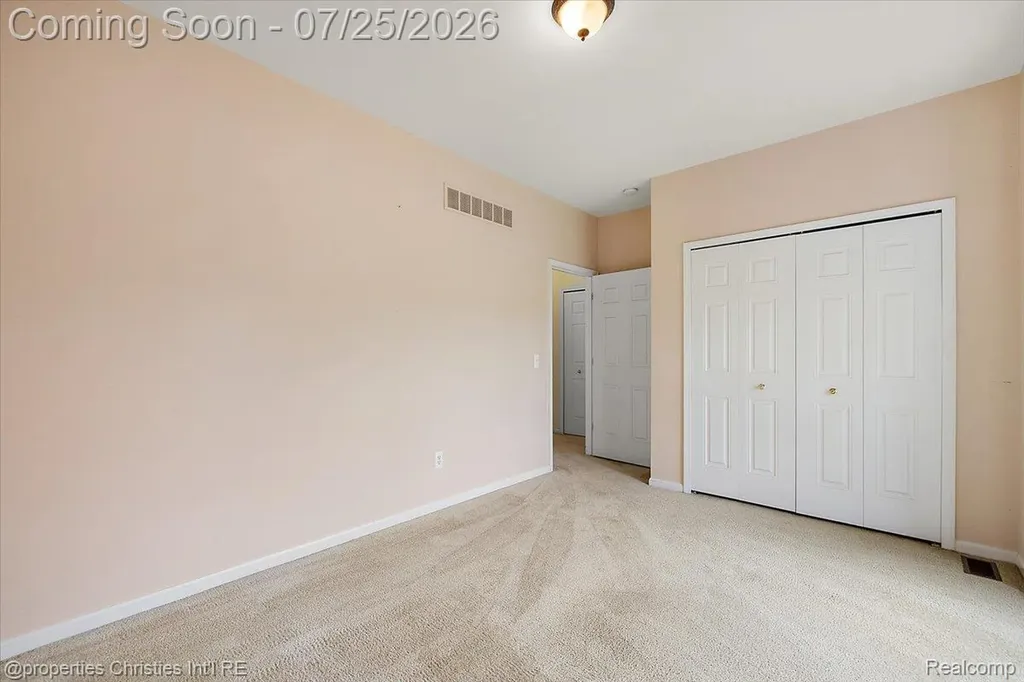 903 Westlake Avenue Oxford Charter Township MI 48371