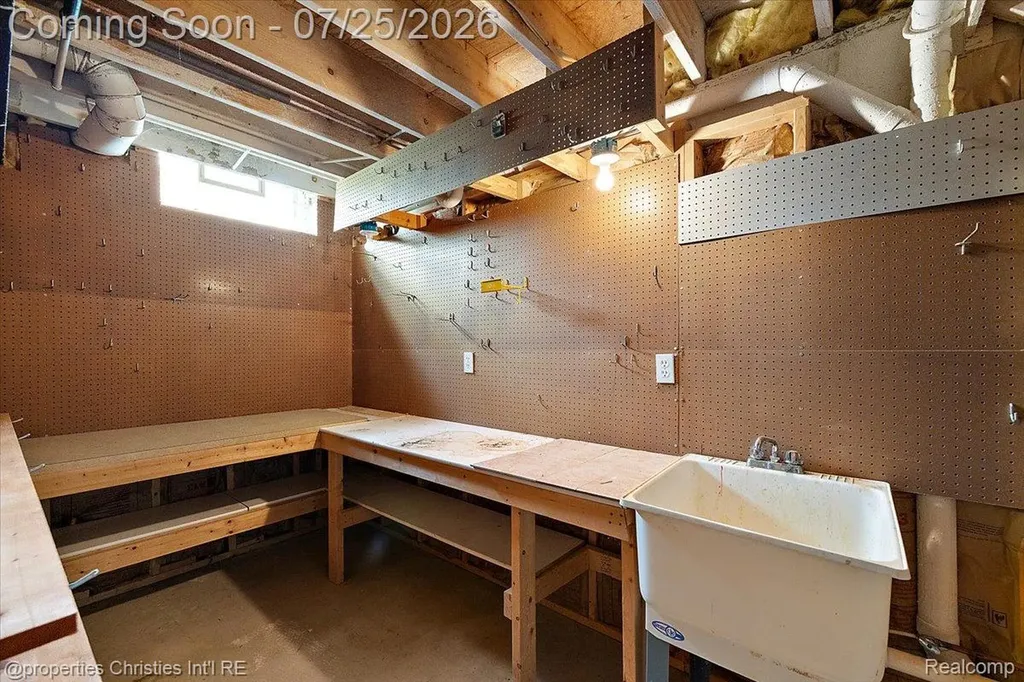 903 Westlake Avenue Oxford Charter Township MI 48371