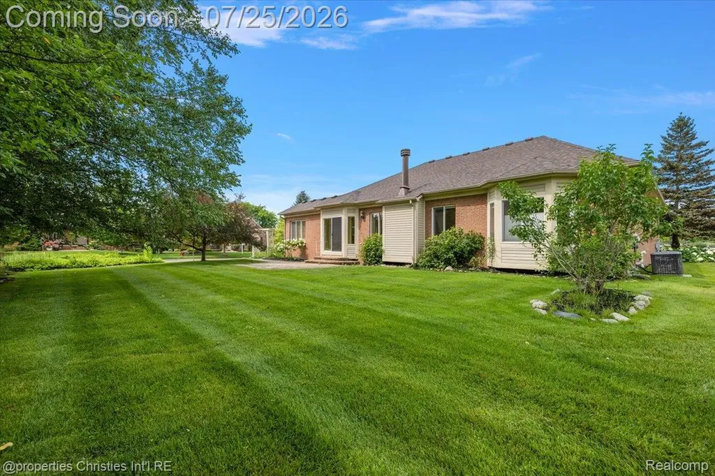 903 Westlake Avenue Oxford Charter Township MI 48371