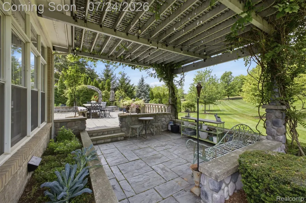 18199 Parkshore Drive Northville Township MI 48168