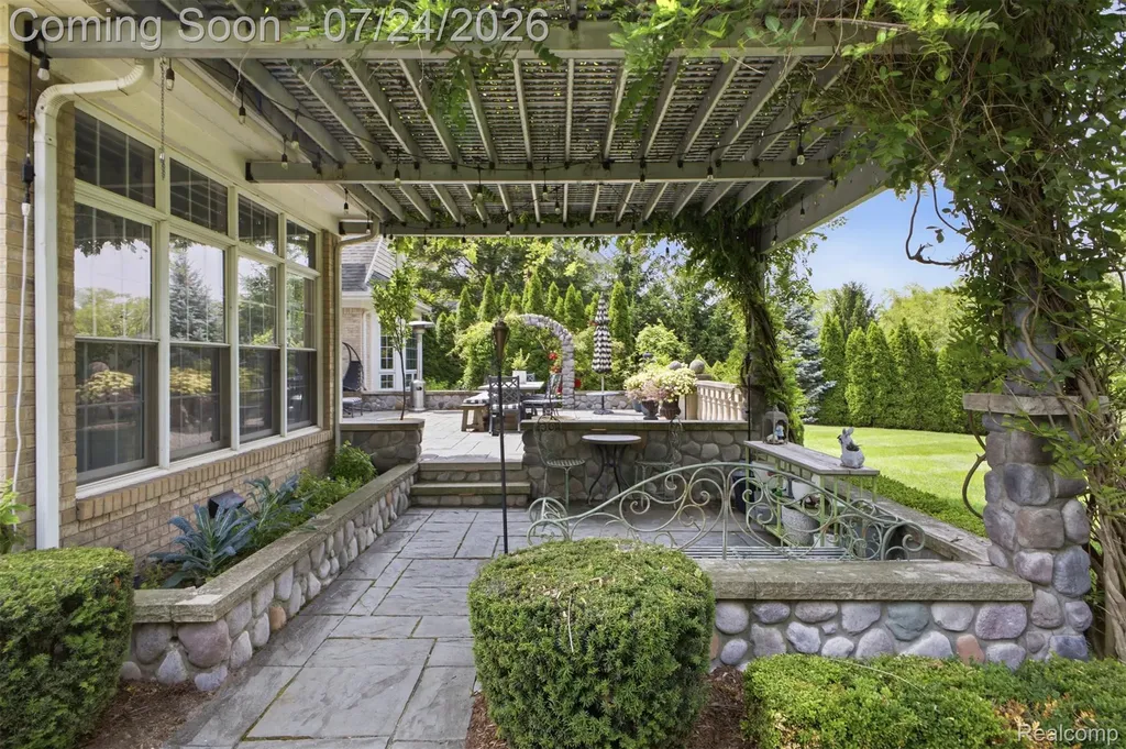 18199 Parkshore Drive Northville Township MI 48168
