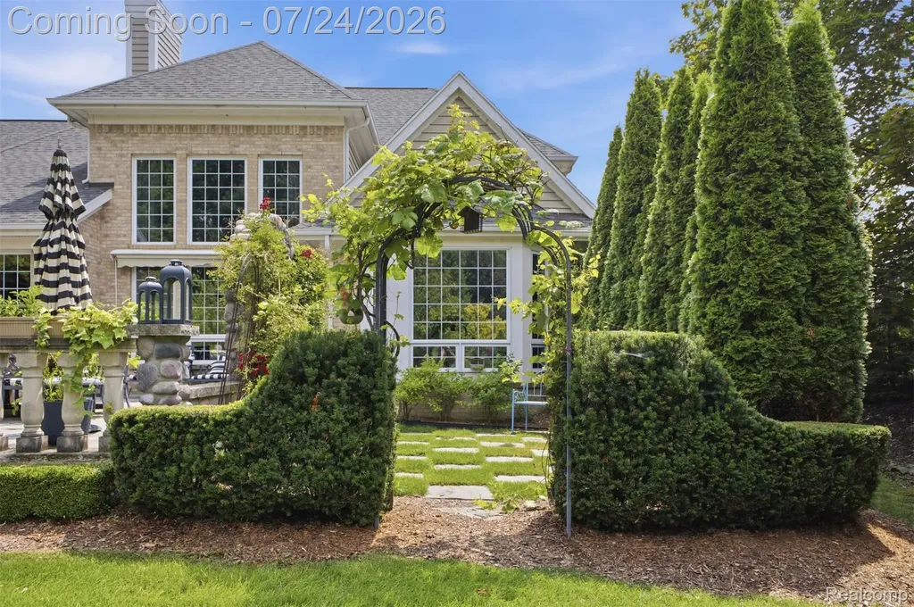 18199 Parkshore Drive Northville Township MI 48168
