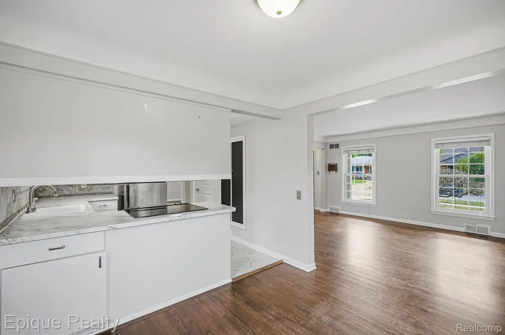 18317 Spring Court S Fraser City MI 48026