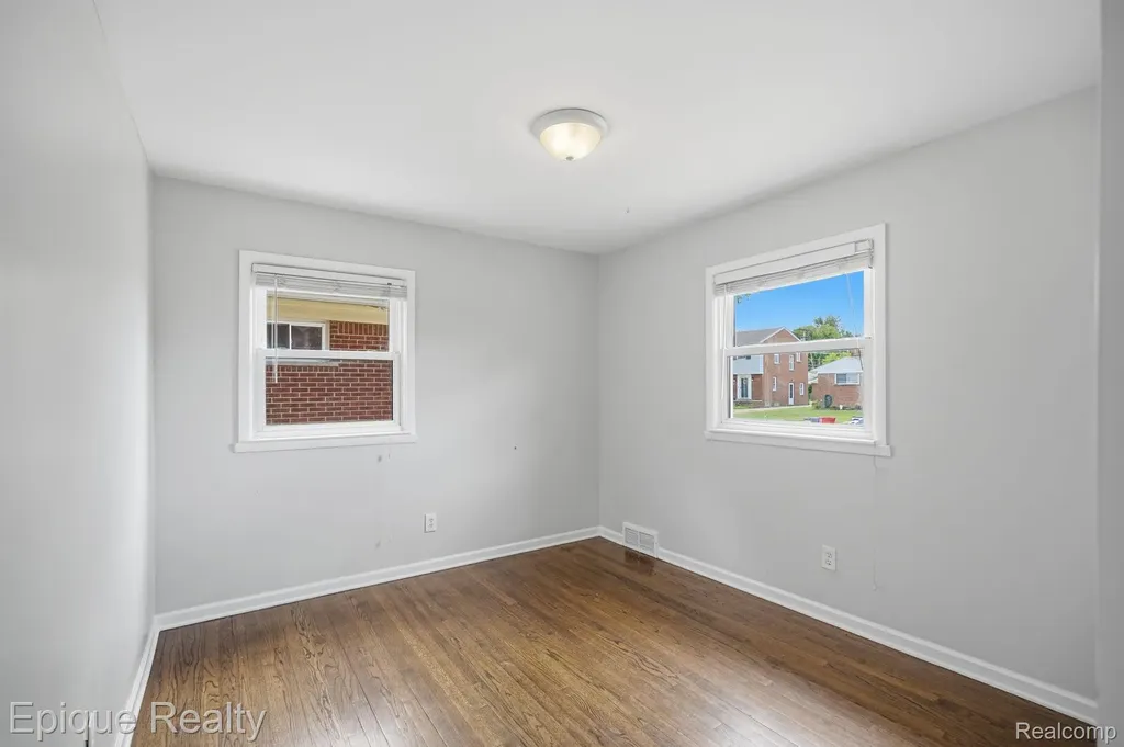 18317 Spring Court S Fraser City MI 48026