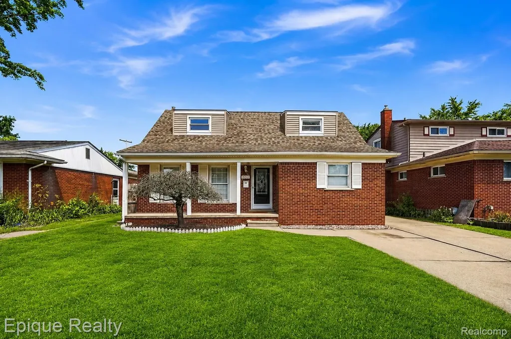 18317 Spring Court S Fraser City MI 48026