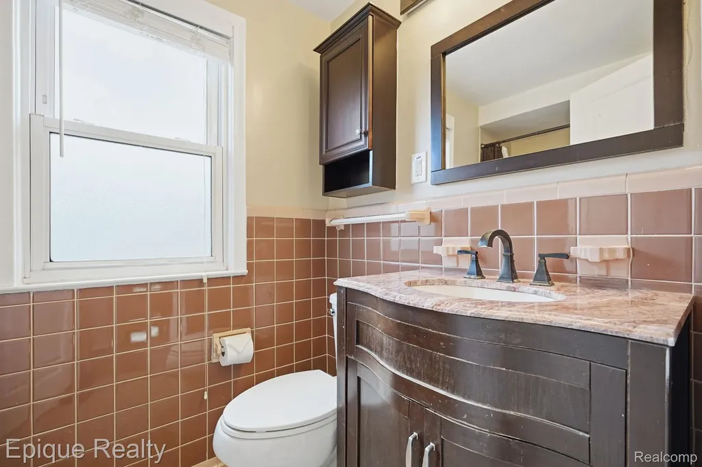 18317 Spring Court S Fraser City MI 48026