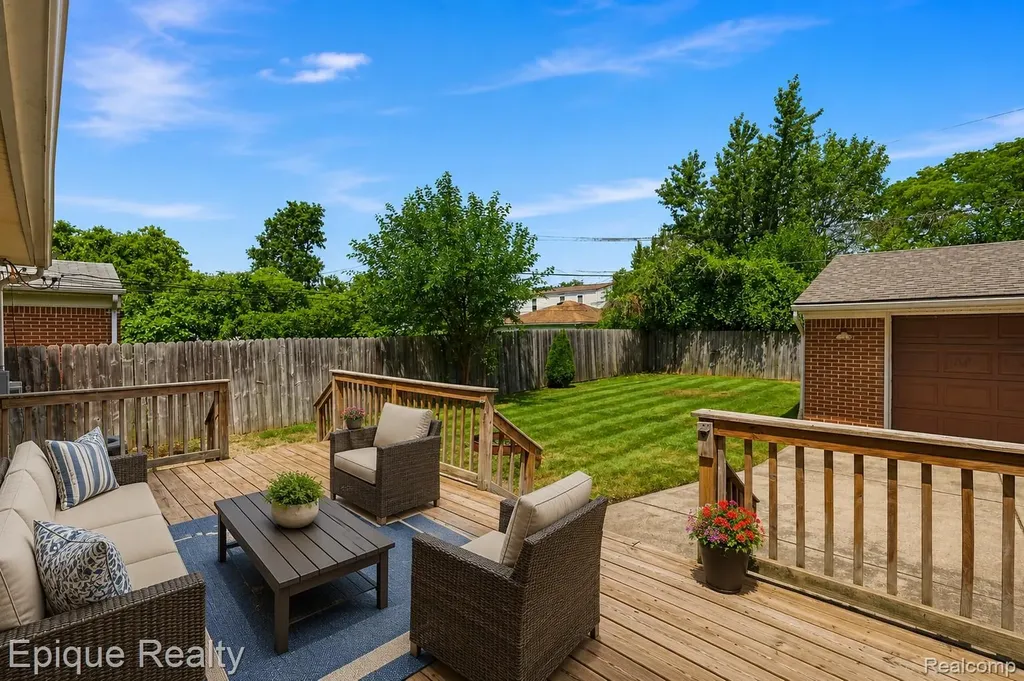 18317 Spring Court S Fraser City MI 48026