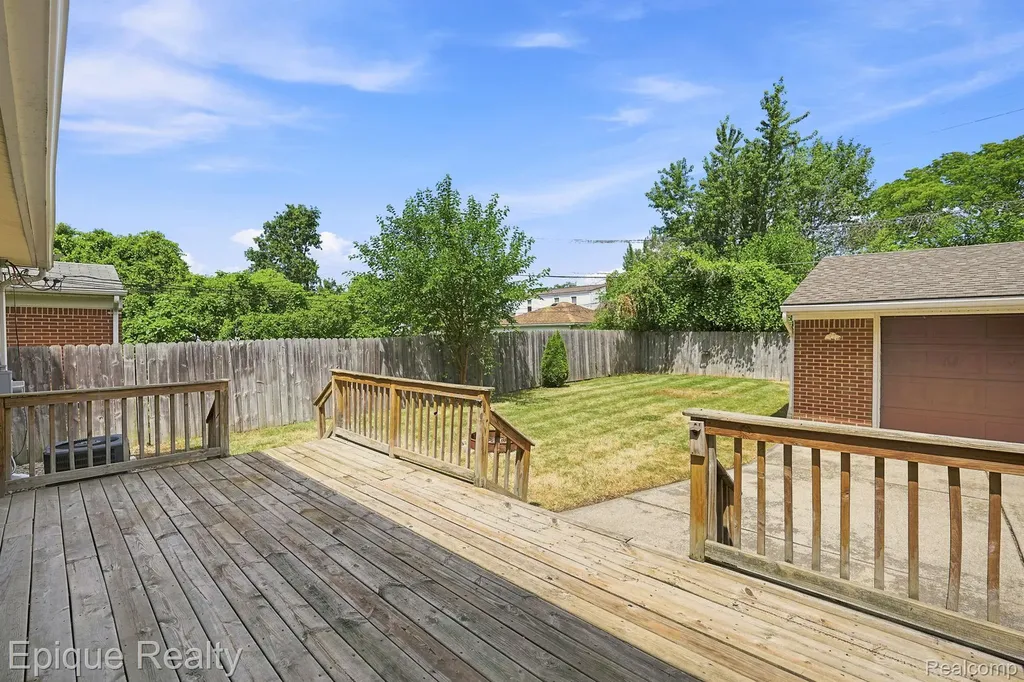 18317 Spring Court S Fraser City MI 48026