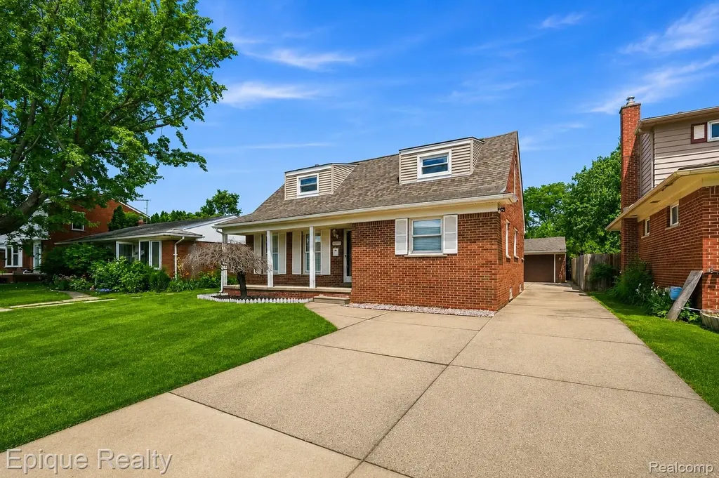 18317 Spring Court S Fraser City MI 48026