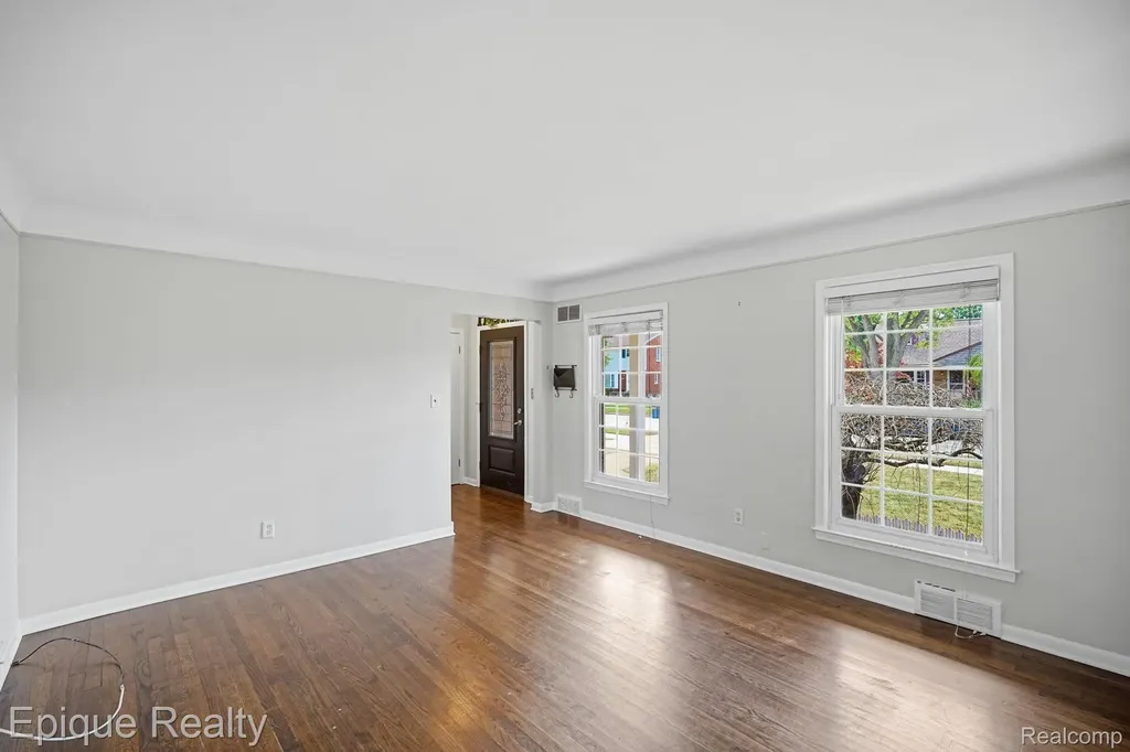 18317 Spring Court S Fraser City MI 48026