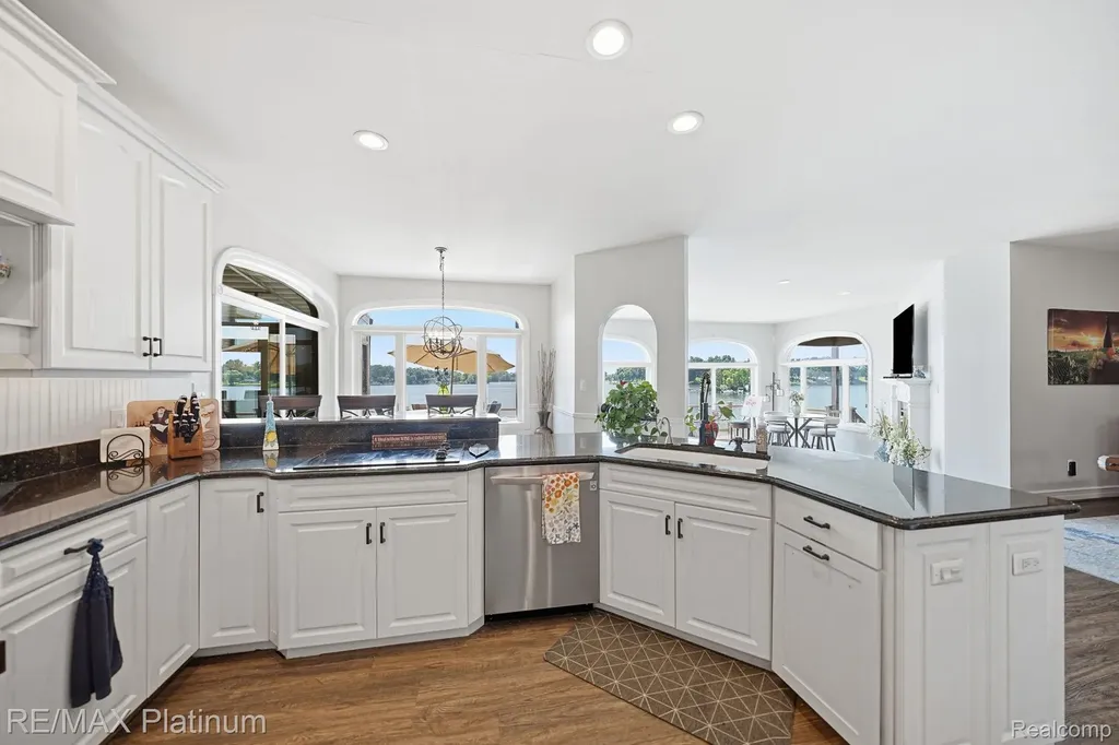 997 Thompson Shore Drive Oceola Township MI 48843