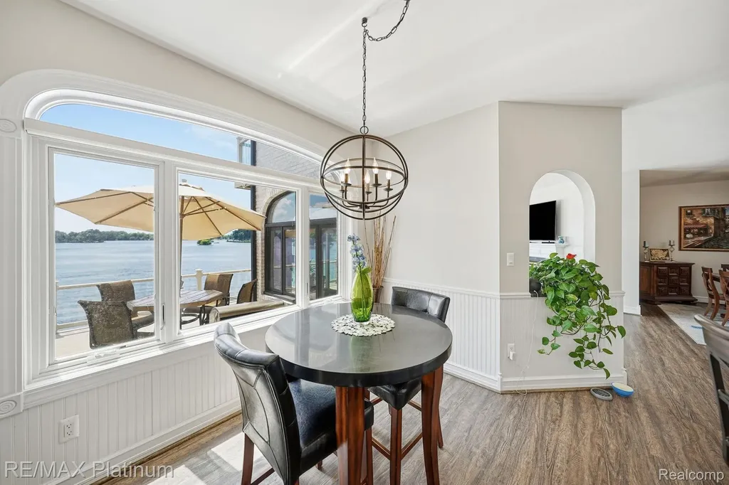 997 Thompson Shore Drive Oceola Township MI 48843