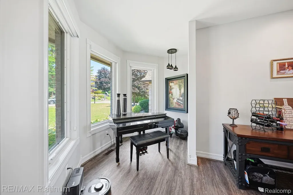 997 Thompson Shore Drive Oceola Township MI 48843
