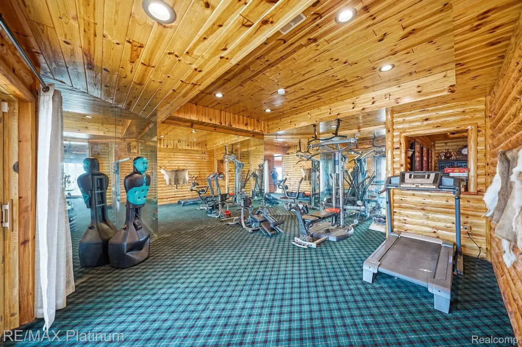 997 Thompson Shore Drive Oceola Township MI 48843