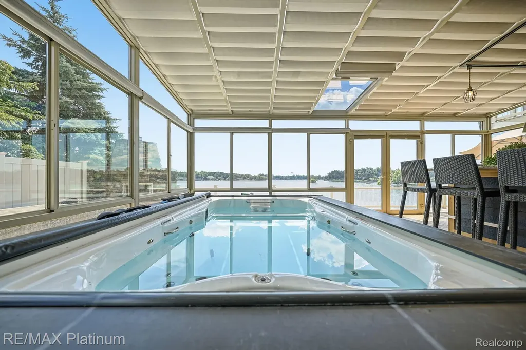 997 Thompson Shore Drive Oceola Township MI 48843