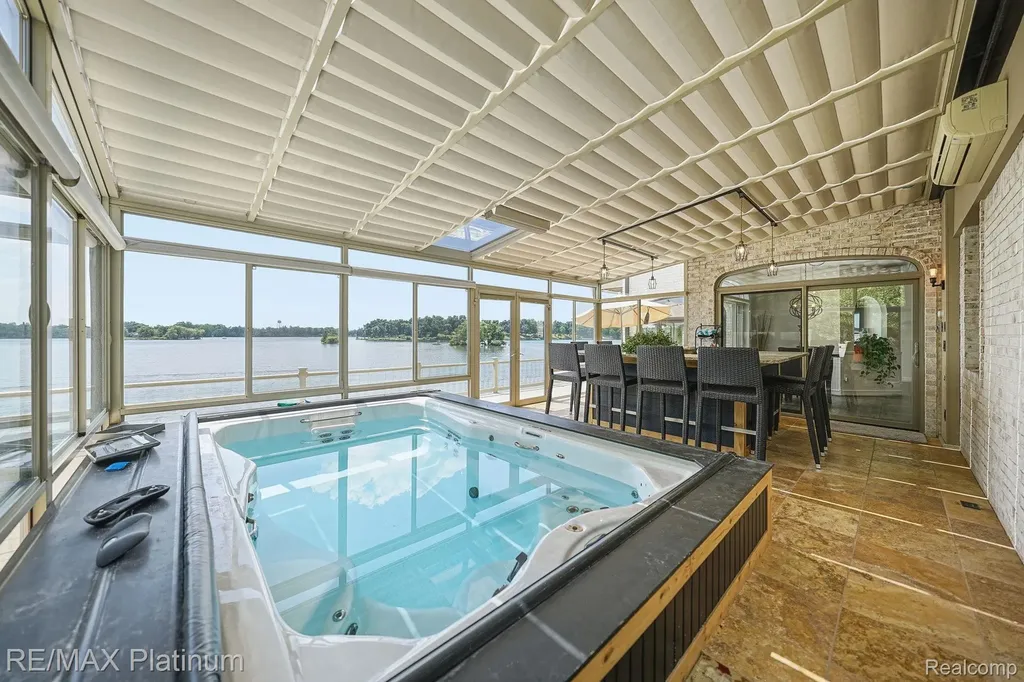 997 Thompson Shore Drive Oceola Township MI 48843
