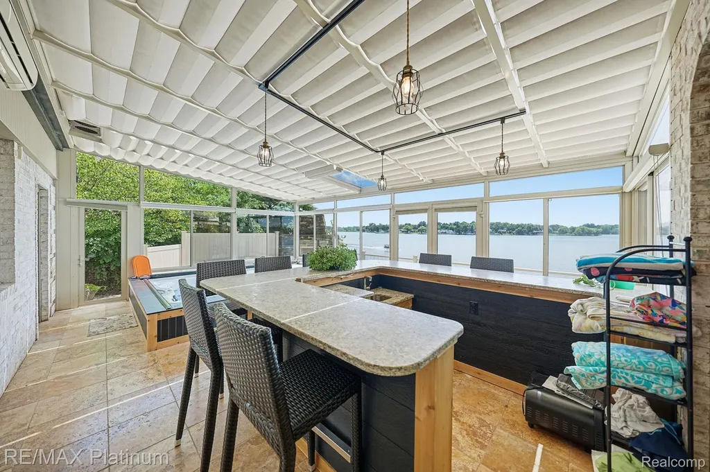 997 Thompson Shore Drive Oceola Township MI 48843