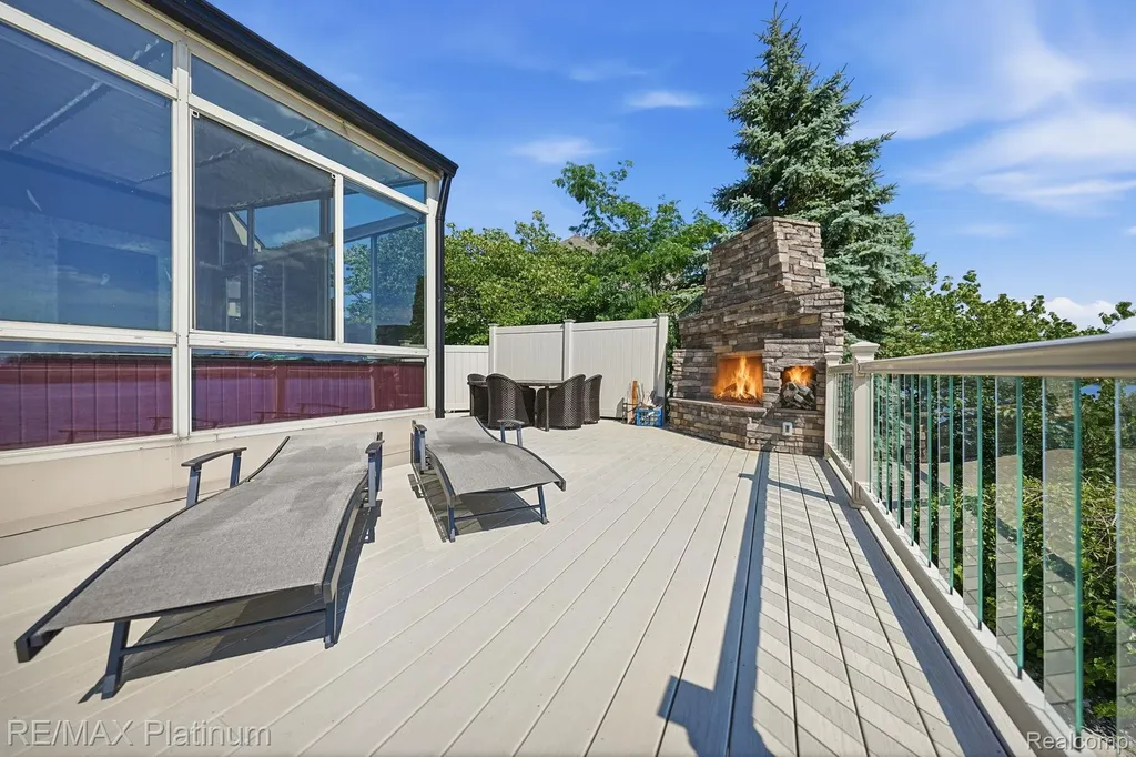 997 Thompson Shore Drive Oceola Township MI 48843