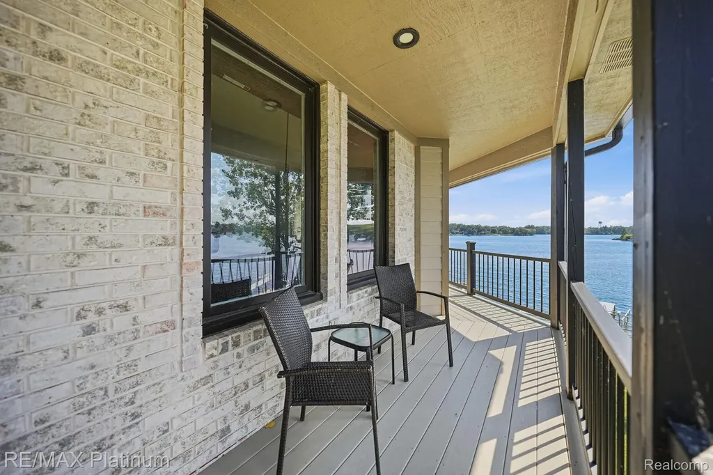 997 Thompson Shore Drive Oceola Township MI 48843