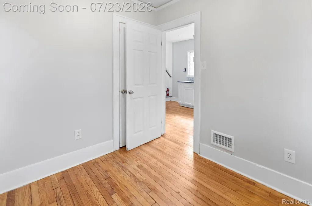 74 Pine Street River Rouge City MI 48218