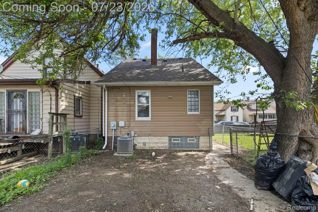 74 Pine Street River Rouge City MI 48218