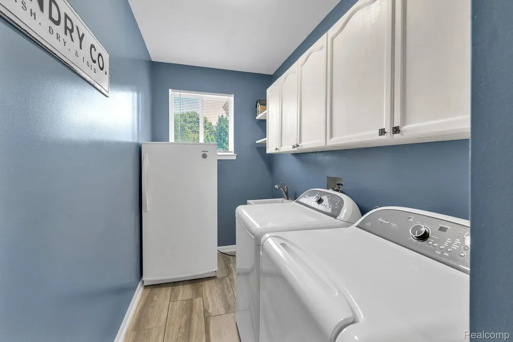 4740 Fox Chase White Lake Charter Township MI 48383