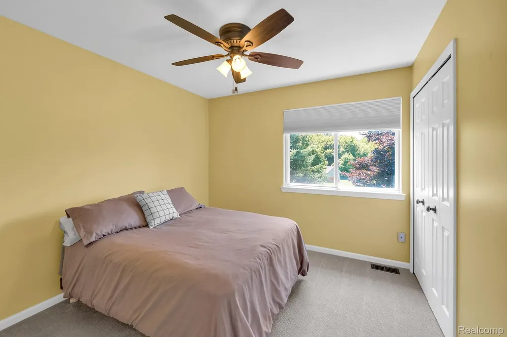 4740 Fox Chase White Lake Charter Township MI 48383