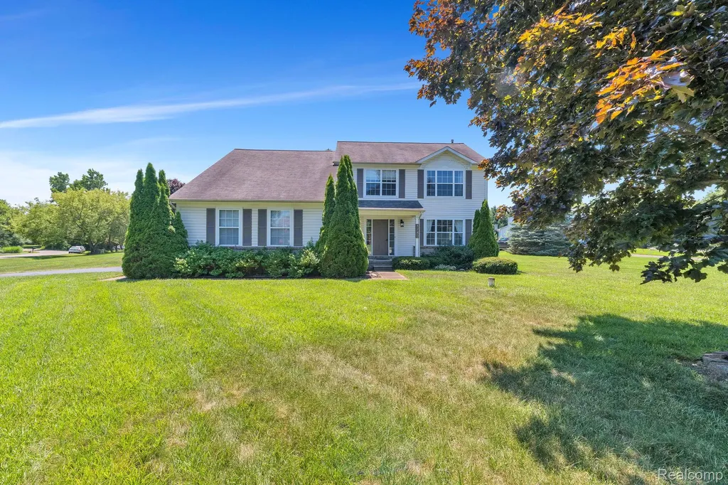 4740 Fox Chase White Lake Charter Township MI 48383
