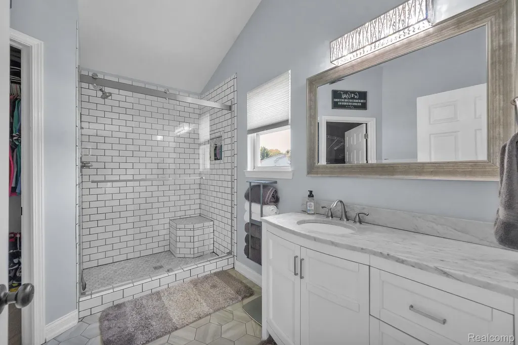 4740 Fox Chase White Lake Charter Township MI 48383