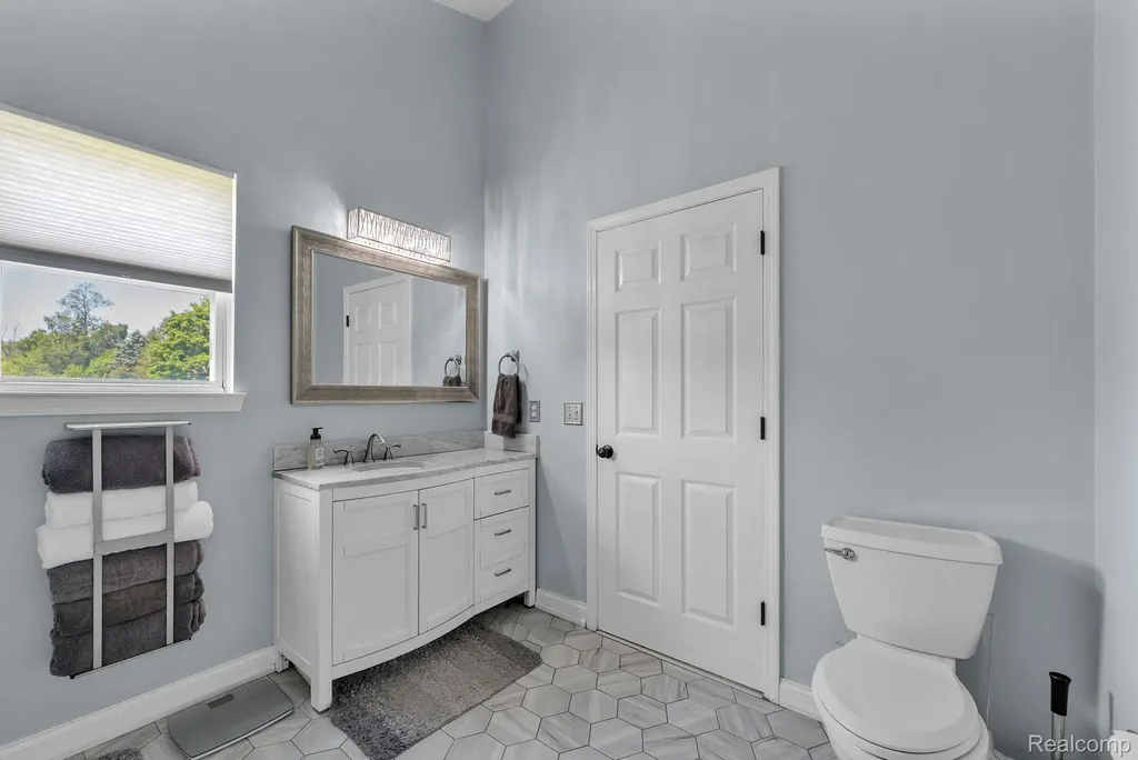 4740 Fox Chase White Lake Charter Township MI 48383